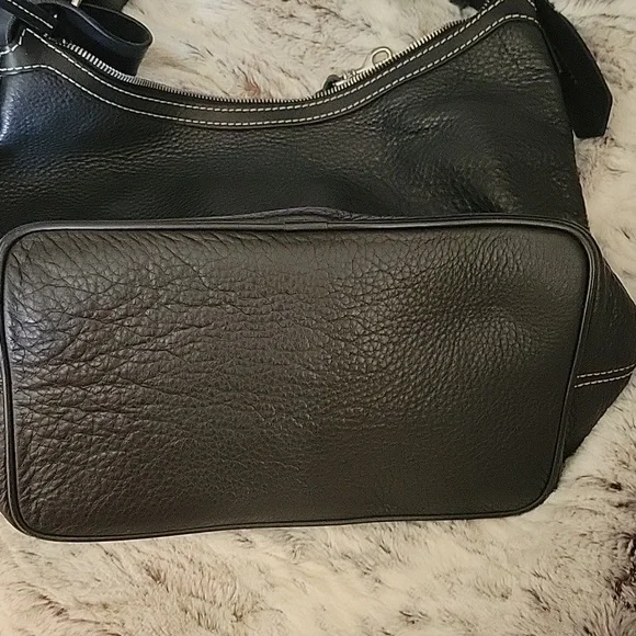 Dooney and Bourke ladies black  shoulder bag - Picture 4 of 8